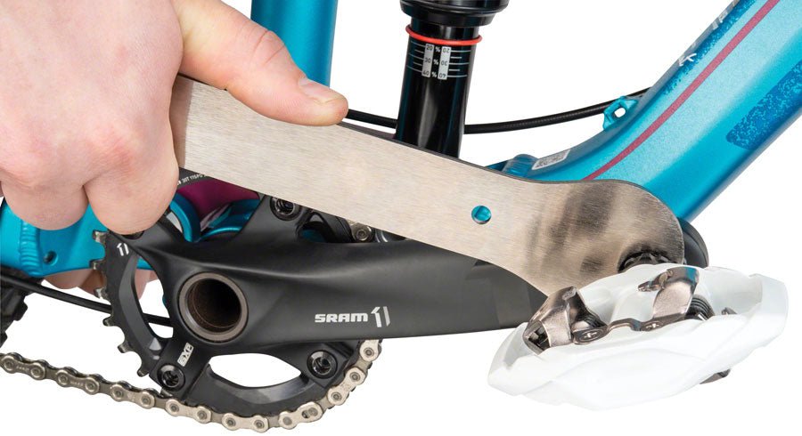 Park Tool HCW-16.3 Chain Whip + Pedal Wrench Tool - The Lost Co. - Park Tool - J610784 - 763477003683 - -